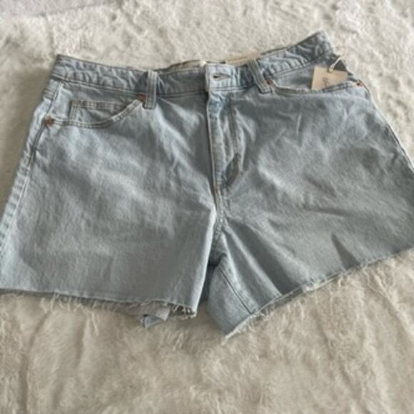 Universal Thread Pants - NWT new Universal Thread Vintage Midi Denim Short size 14
